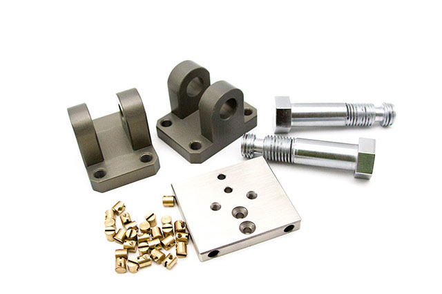 東莞CNC加工設(shè)備日、周、月、半年的維護(hù)保養(yǎng)