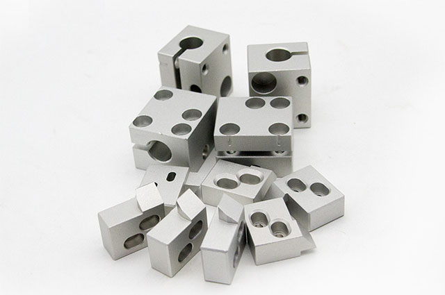 臥式CNC加工結(jié)構(gòu)什么？企業(yè)使用臥式CNC加工要注意什么