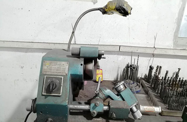 cnc數(shù)控車床加工廠數(shù)控車床加工鋁料如何確保尺寸的精確度？